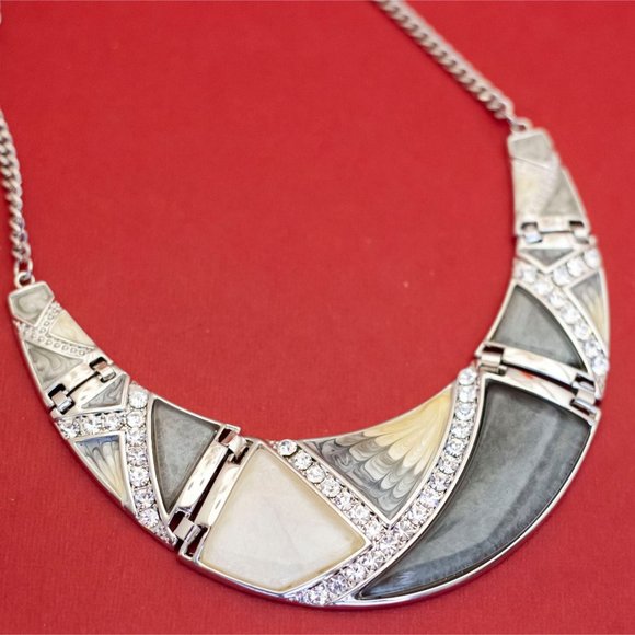 18 inch, Vintage Silver Tone Geometric Stylish Medieval Bib Necklace - F44 - Picture 1 of 3